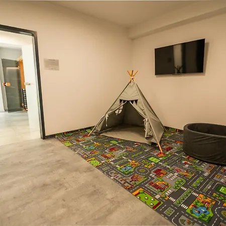 Invest Centrum Park 6 * شكلارسكا بوريبا