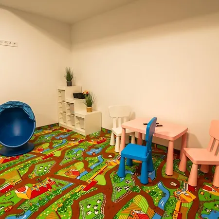 Invest Centrum Park 6 * Шклярска-Поремба