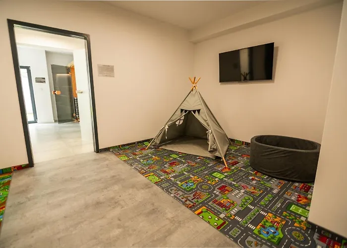 Invest Centrum Park 6 * シクラルスカ・ポレンバ